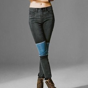 BDG high rise twig ankle jeans 25w blue patches